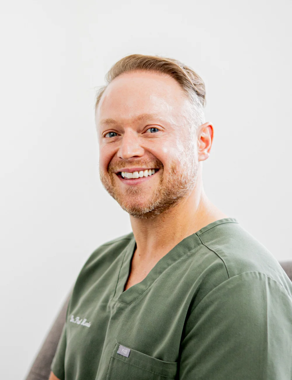 Portrait of Dr Paul Morris